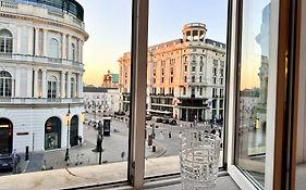 Mondrian Luxury Apartments Old Town